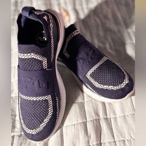 APL Women’s Navy Blue Athletic Shoes size 7